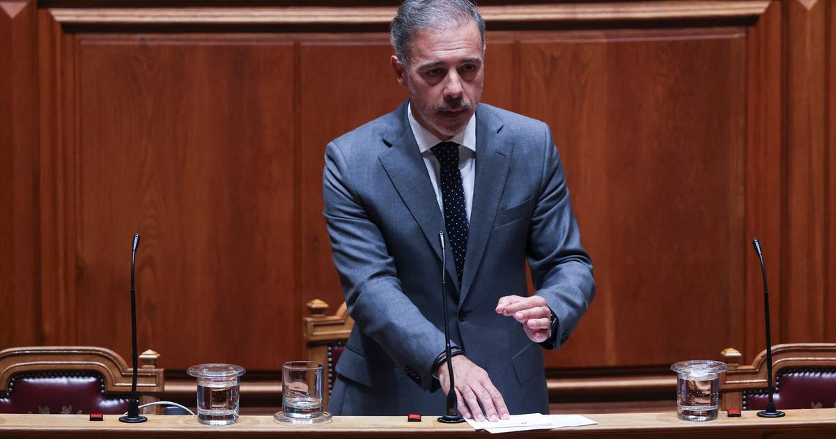 Pedro Duarte diz que Montenegro quis sensibilizar para o valor do jornalismo e defende “uma profissão jornalística muito valorizada”.