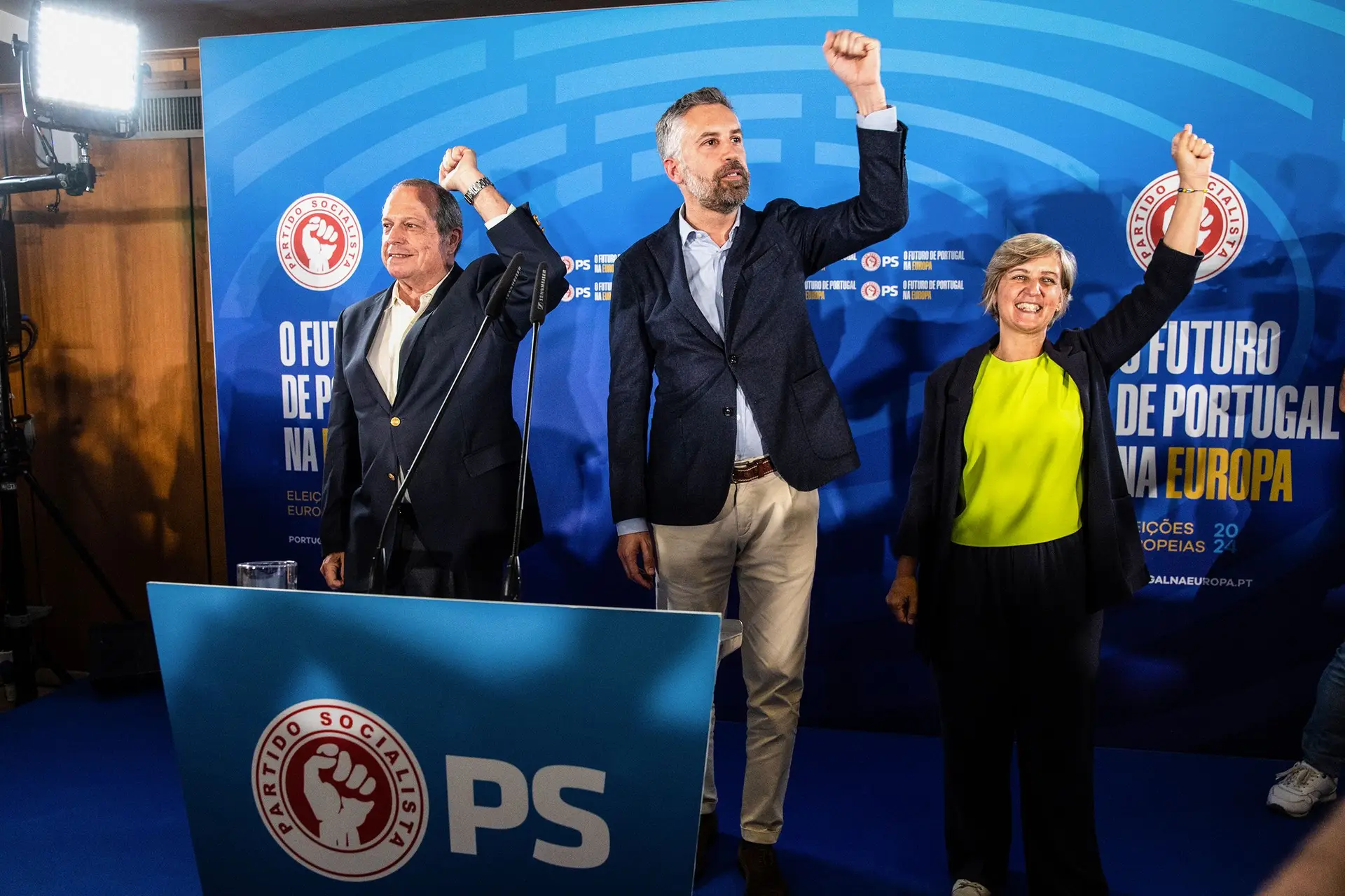 Na noite eleitoral, o líder do PS prometeu não criar instabilidade e Montenegro disse que queria “aprofundar o diálogo” com o PS
