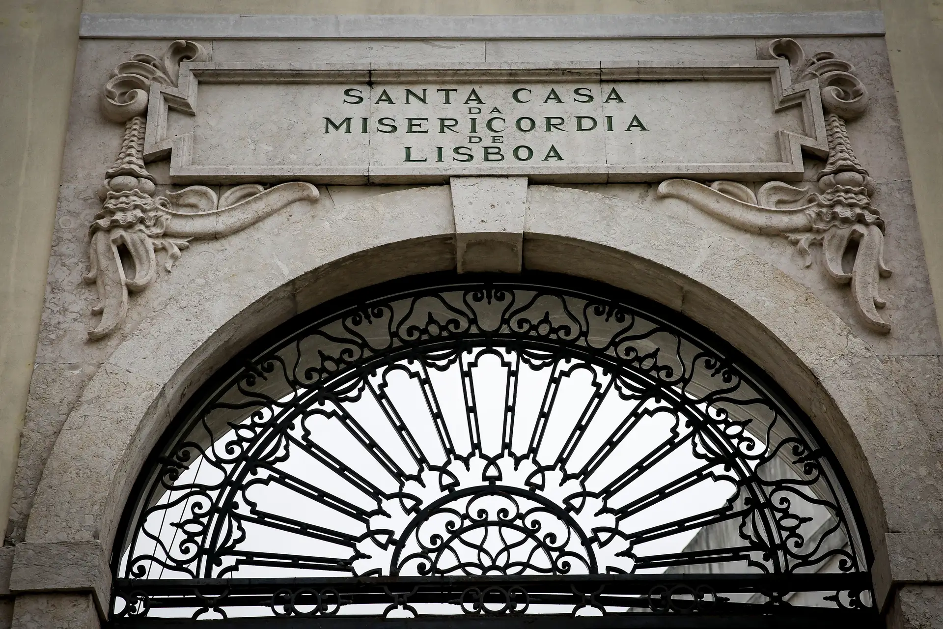 Parlamento aprova comissão de inquérito à gestão da Santa Casa da Misericórdia de Lisboa