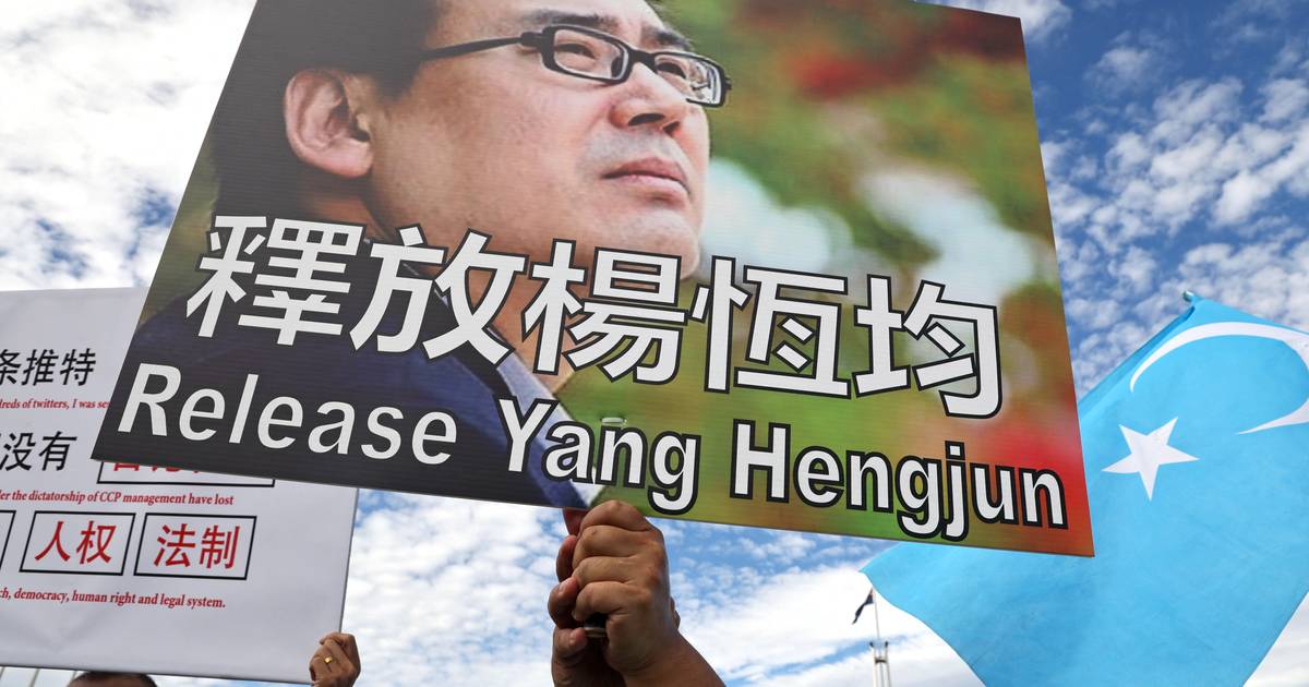 China mantém pena de morte suspensa de escritor australiano Yang Hengjun