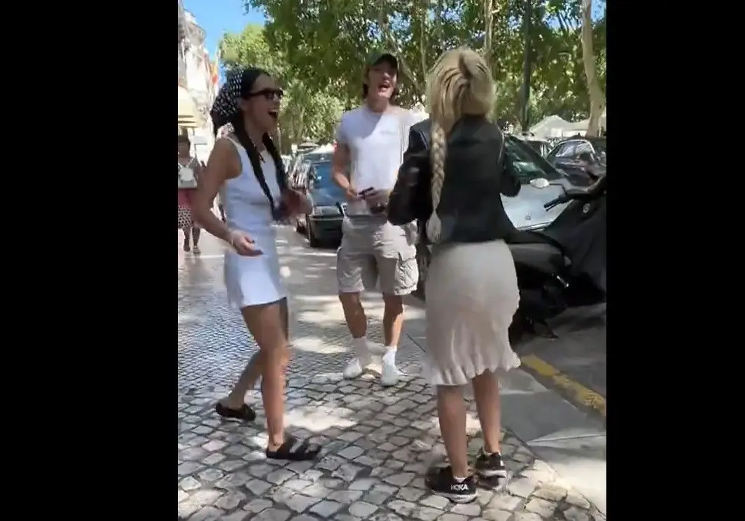 Olivia Rodrigo encontra Camila Cabello em Lisboa: os fãs estavam lá e tiraram ‘selfies’