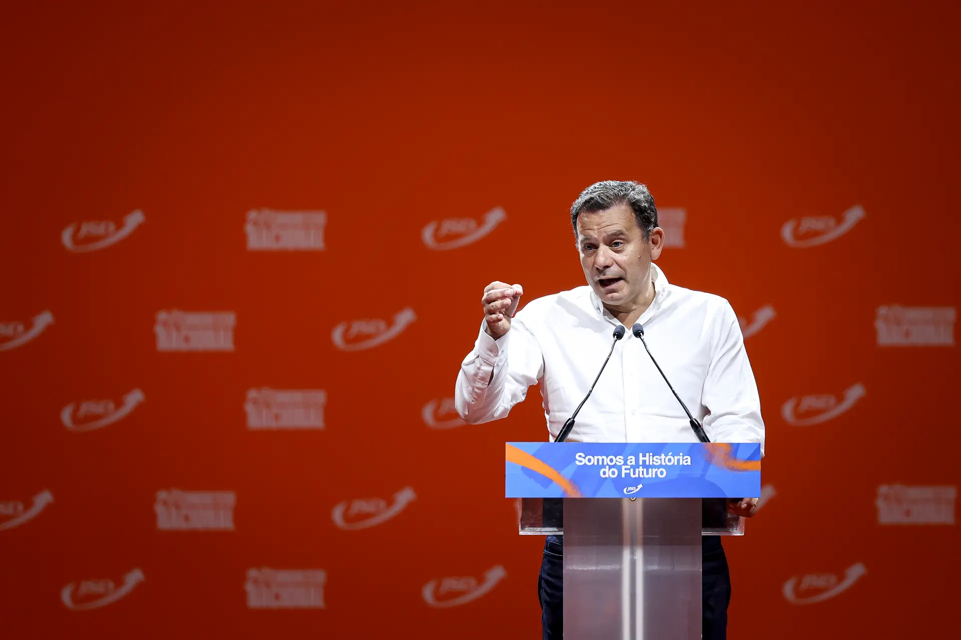 Luís Montenegro discursa na sessão de encerramento do 28º Congresso Nacional da JSD, em Lisboa, a 23 de junho de 2024