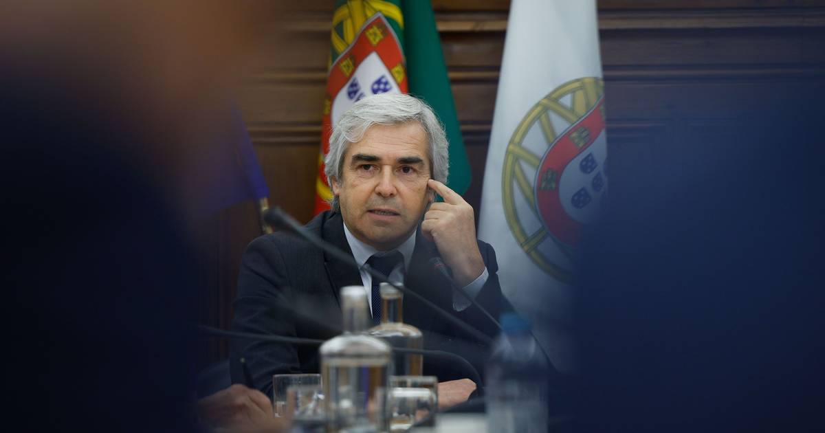 Nuno Melo maintains secret rearmament plan but admits to global costs of €8 billion