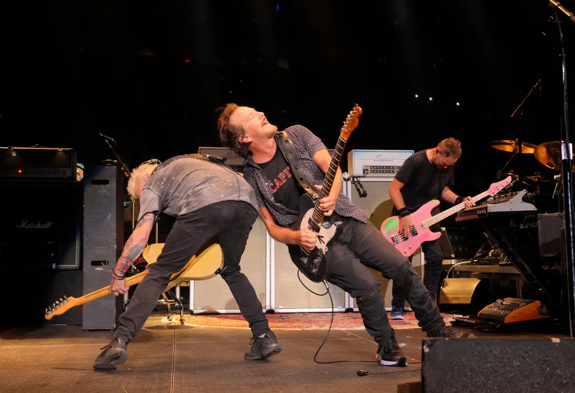 Pearl Jam cancelam mais dois concertos. "Por favor, acreditem que nunca tomamos estas decisões