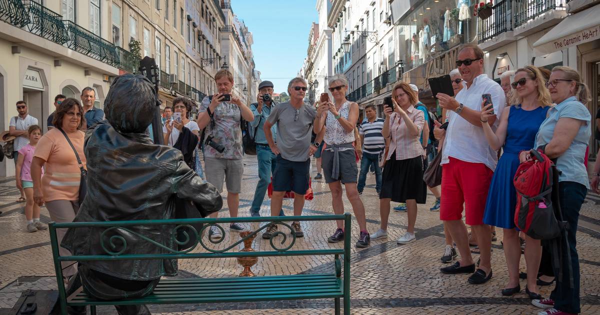 Turistas dos EUA ultrapassam franceses e tornam-se no terceiro maior mercado dos hotéis em Portugal