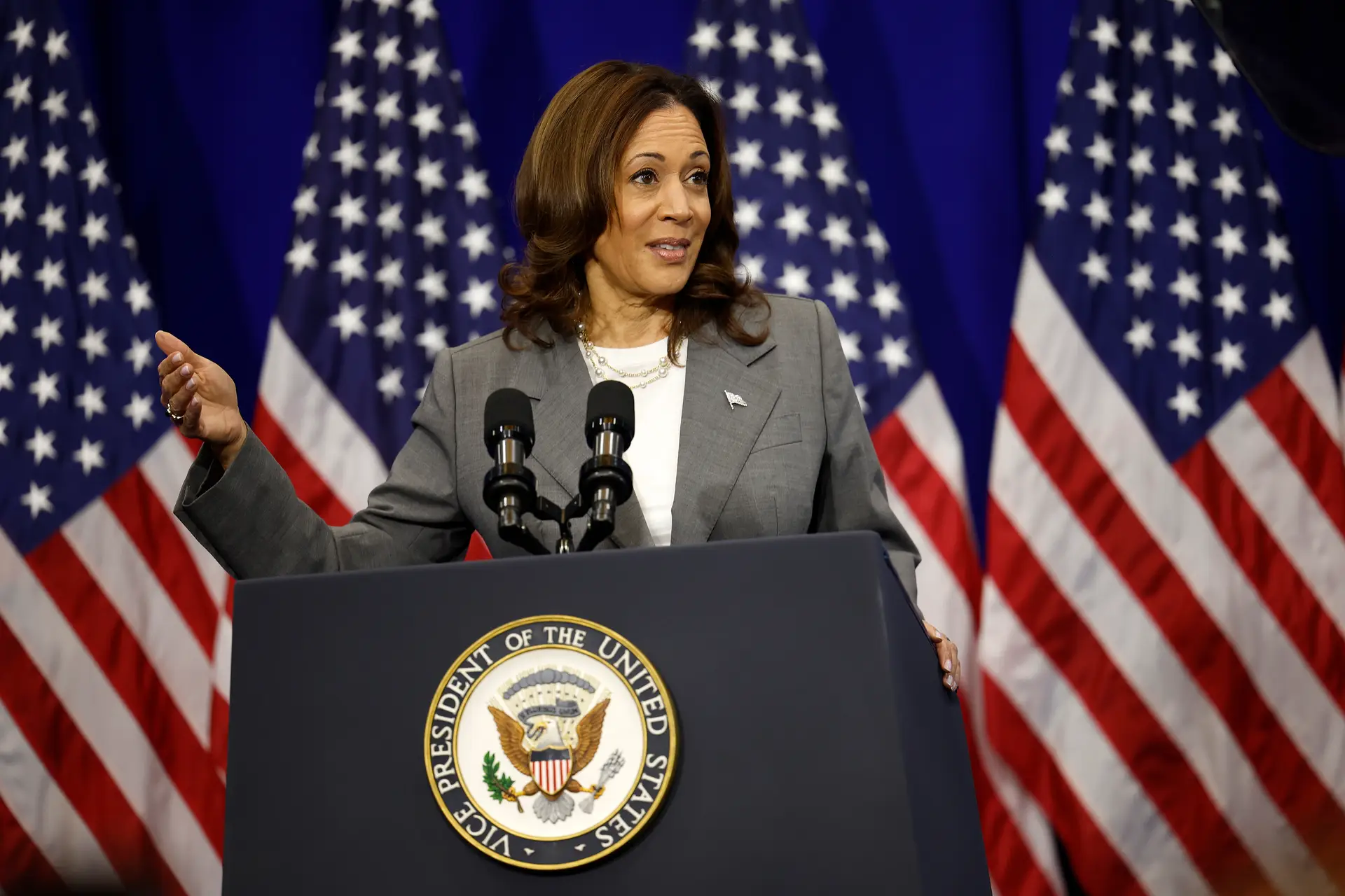 Kamala Harris emerge como figura crítica após desastre de Biden no debate