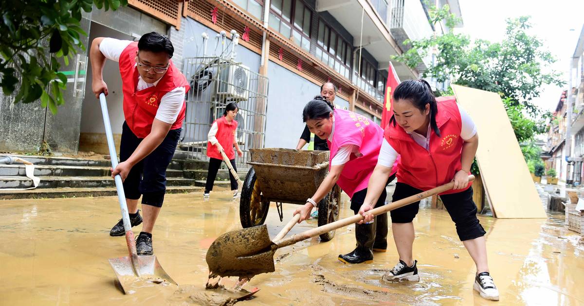 Chuvas fortes forçam a retirada de 195.000 pessoas no leste da China