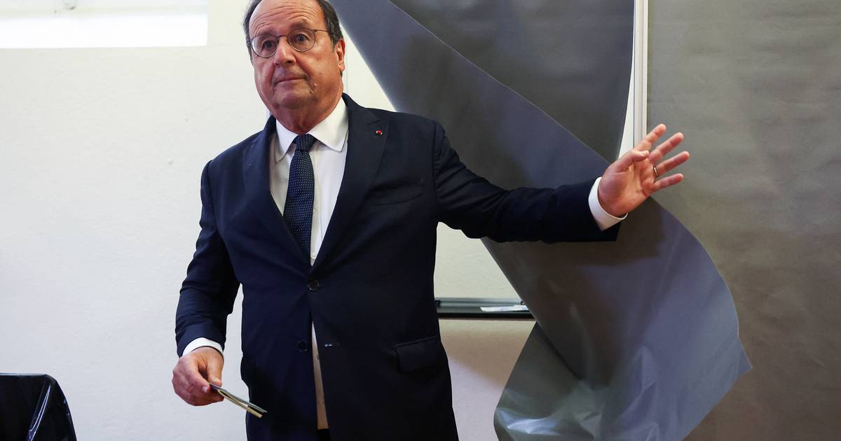 François Hollande considera que a situação em França é grave e defende aliança que apoie um governo