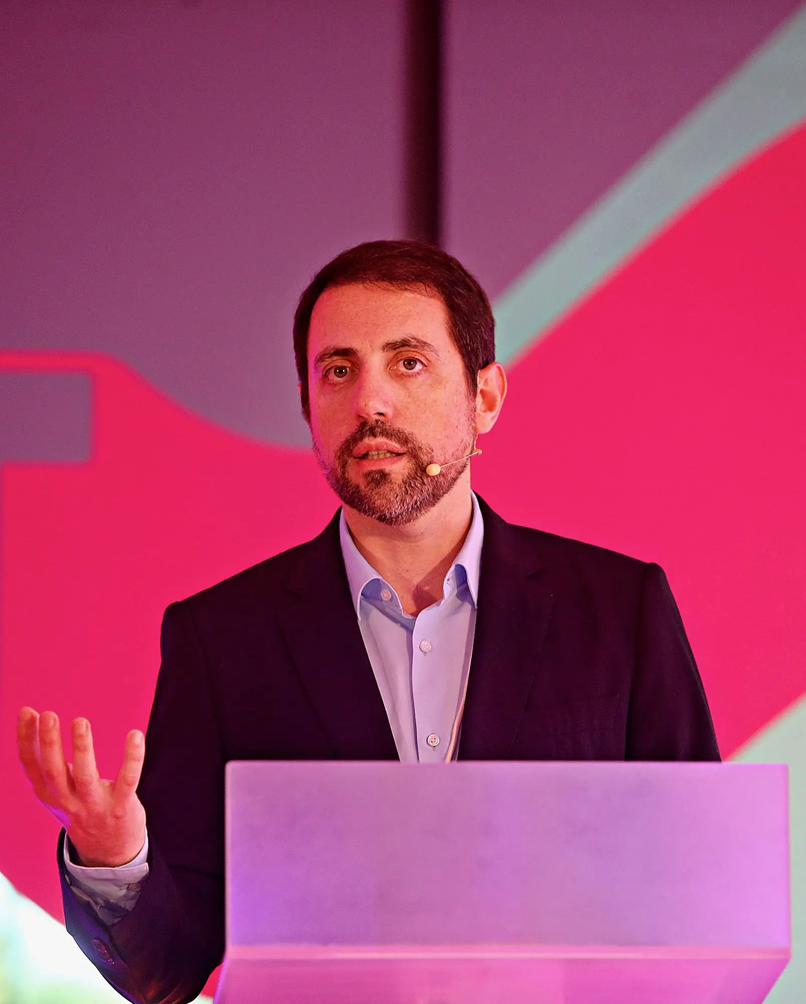 Para Pedro Gomes, CEO da Teleperformance, apesar dos desafios, a IA comporta uma panóplia de oportunidades materializadas em soluções “com cada vez mais inteligência e aplicabilidade”