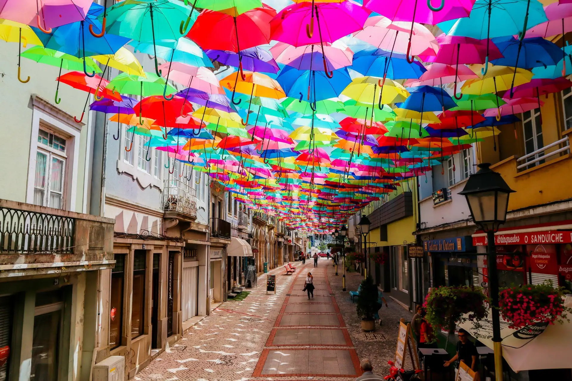 Galeria a céu aberto, Águeda celebra-se com coloridas artes de rua, sabores da Bairrada e uma natureza surpreendente