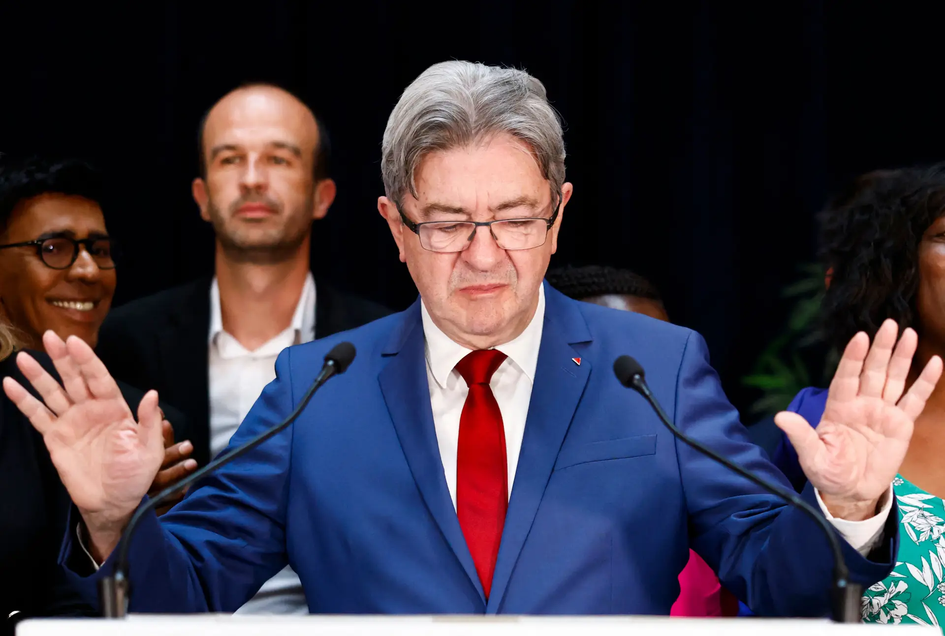 Mélenchon sugere apoiar um governo de esquerda sem ministros da França Insubmissa
