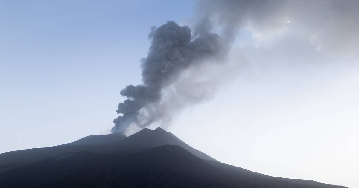 Vulcões: sul de Itália em alerta máximo, mas com espaço aéreo aberto e a tentar voltar à normalidade