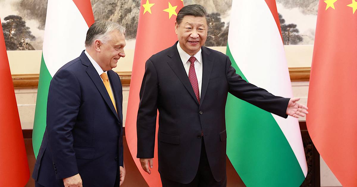 Depois de idas a Kiev e Moscovo, Viktor Orbán reúne-se com Presidente chinês para discutir paz na Ucrânia