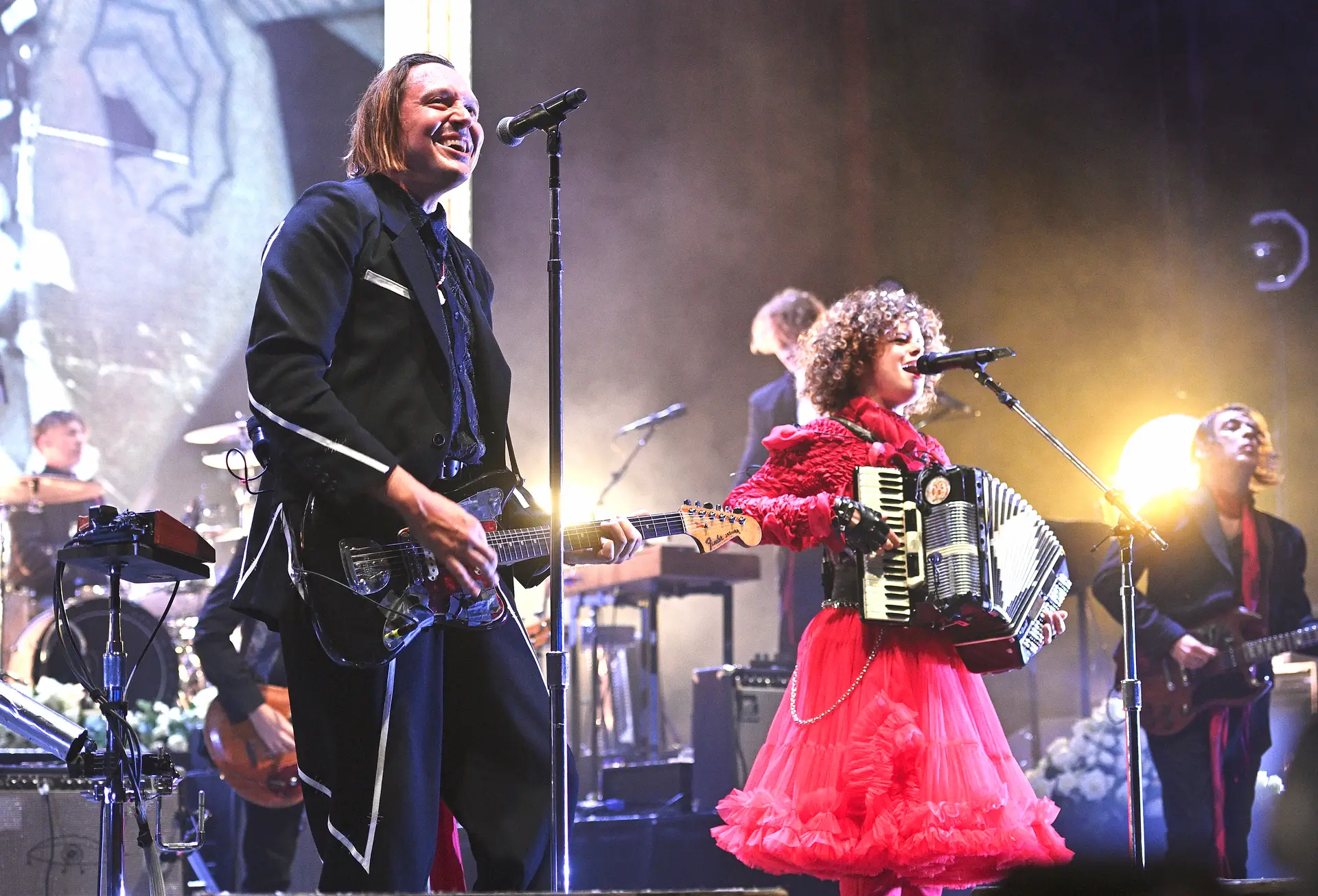 Arcade Fire ao vivo em julho de 2024 na Brixton Academy, em Londres
