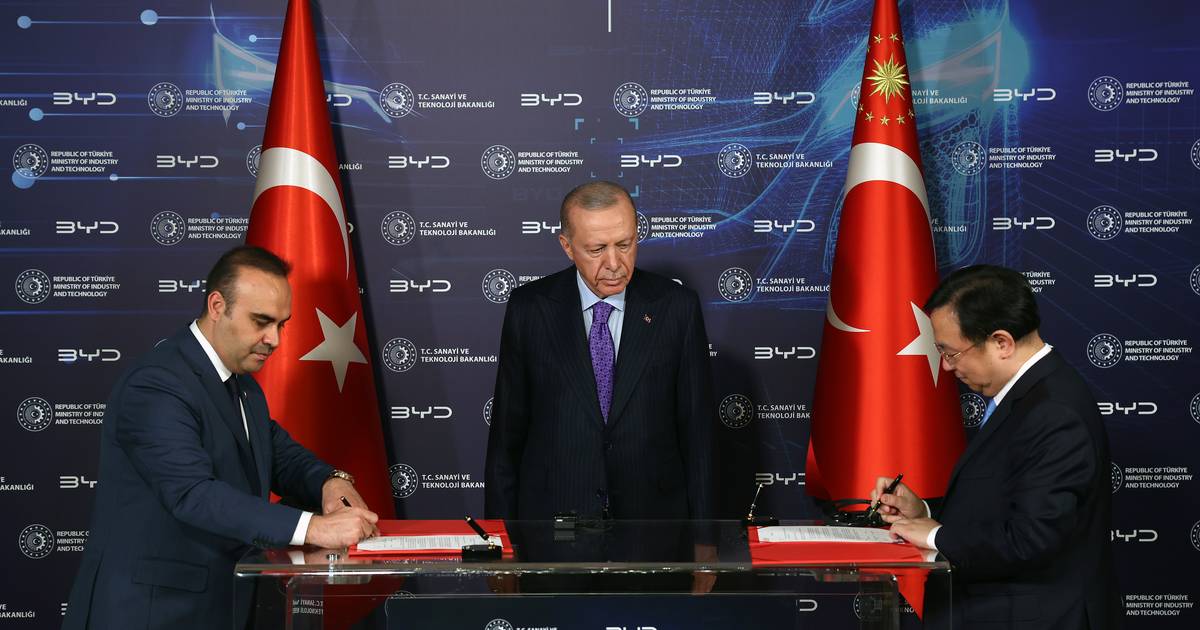 BYD abre fábrica na Turquia e pode contornar novas tarifas europeias
