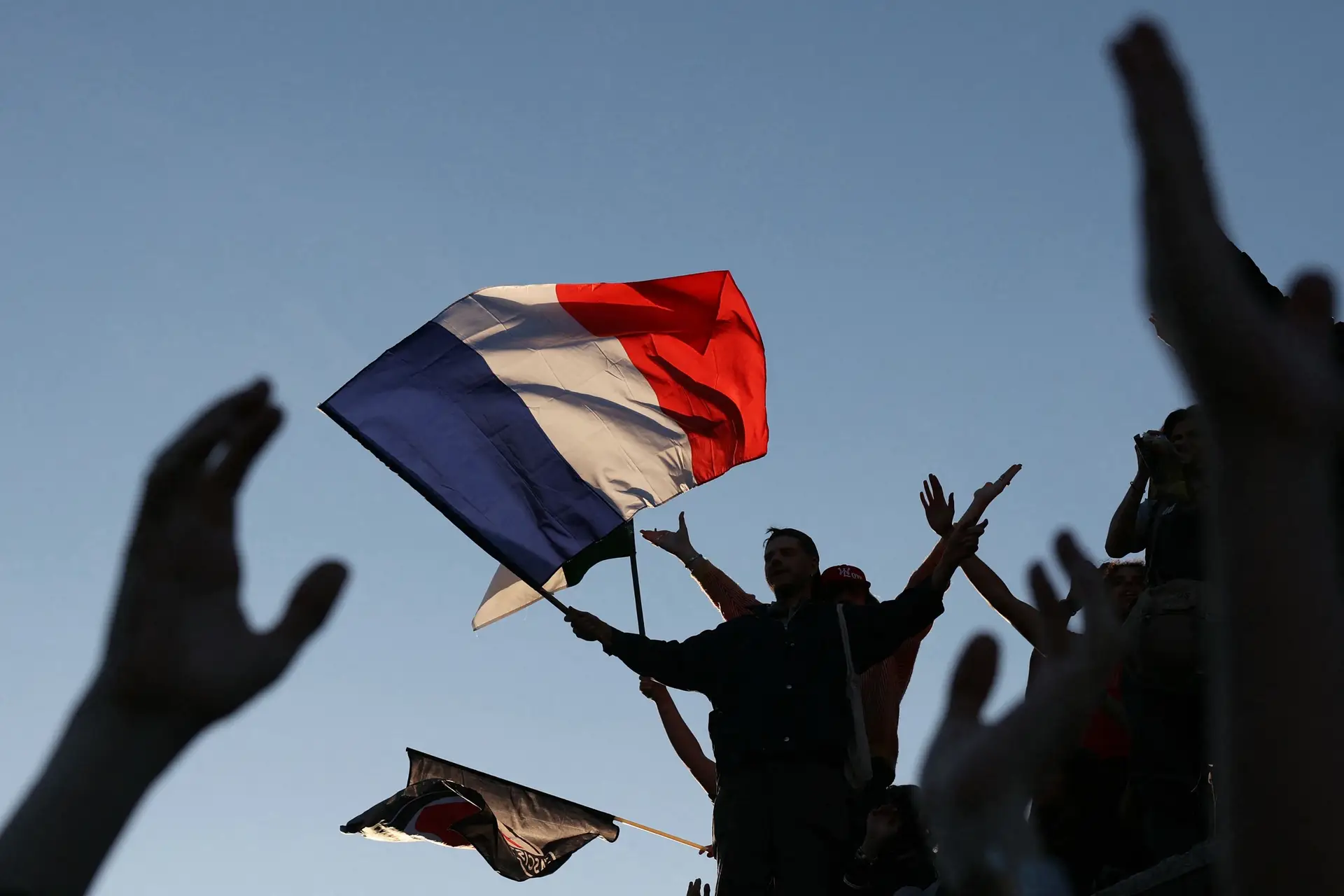 Em Paris, já se fala em resgate do FMI mas para os analistas França (ainda) não é a Grécia