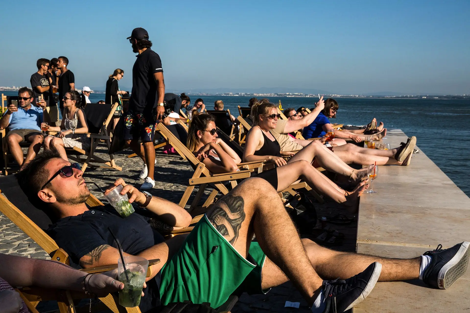 Turismo ultrapassou em 2023 os níveis pré-covid e teve a sazonalidade mais baixa da última década