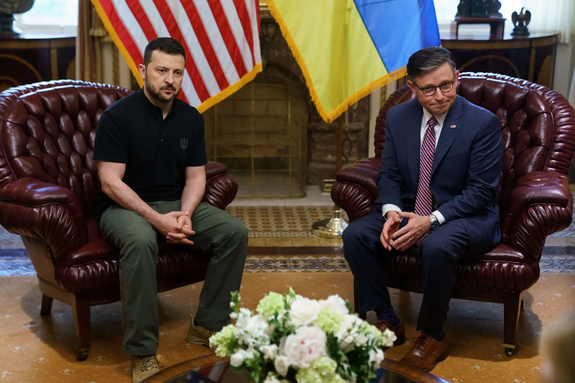 Volodymyr Zelensky com o líder da Câmara dos Representantes, Mike Johnson