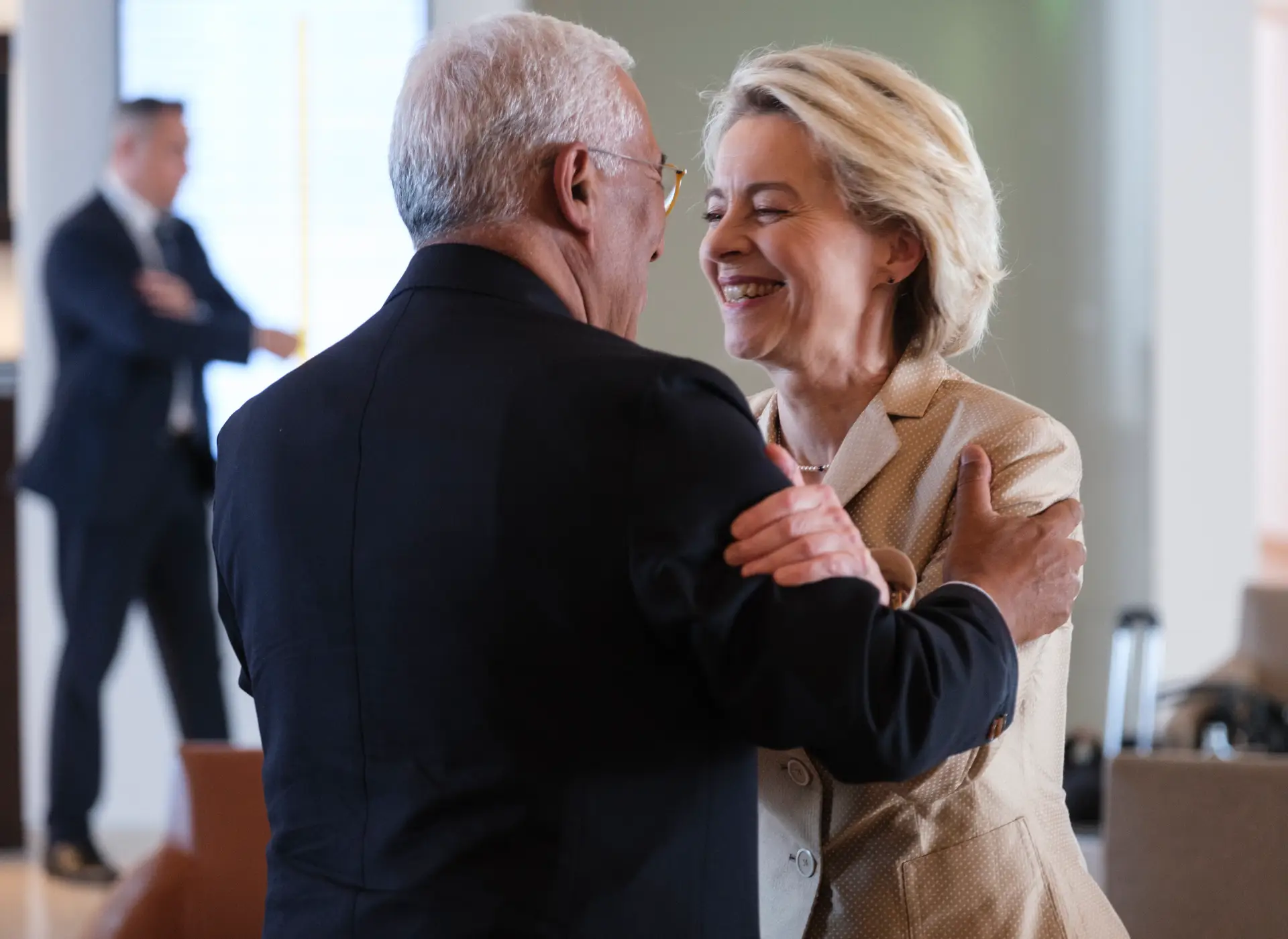 Ao contrário de António Costa, futuro presidente do Conselho Europeu, Ursula Von der Leyen depende da votação do Parlamento Europeu para ser reconduzida como presidente a Comissão Europeia 