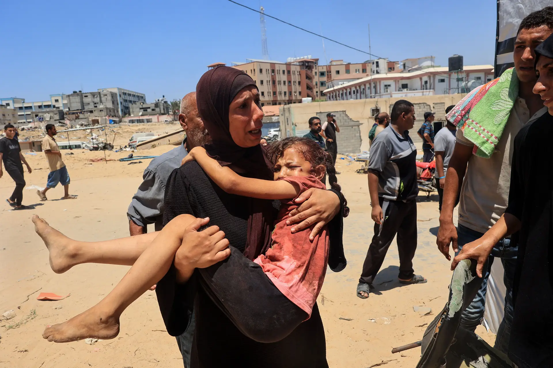 Ataque israelita a Gaza mata 71 pessoas no sul do enclave