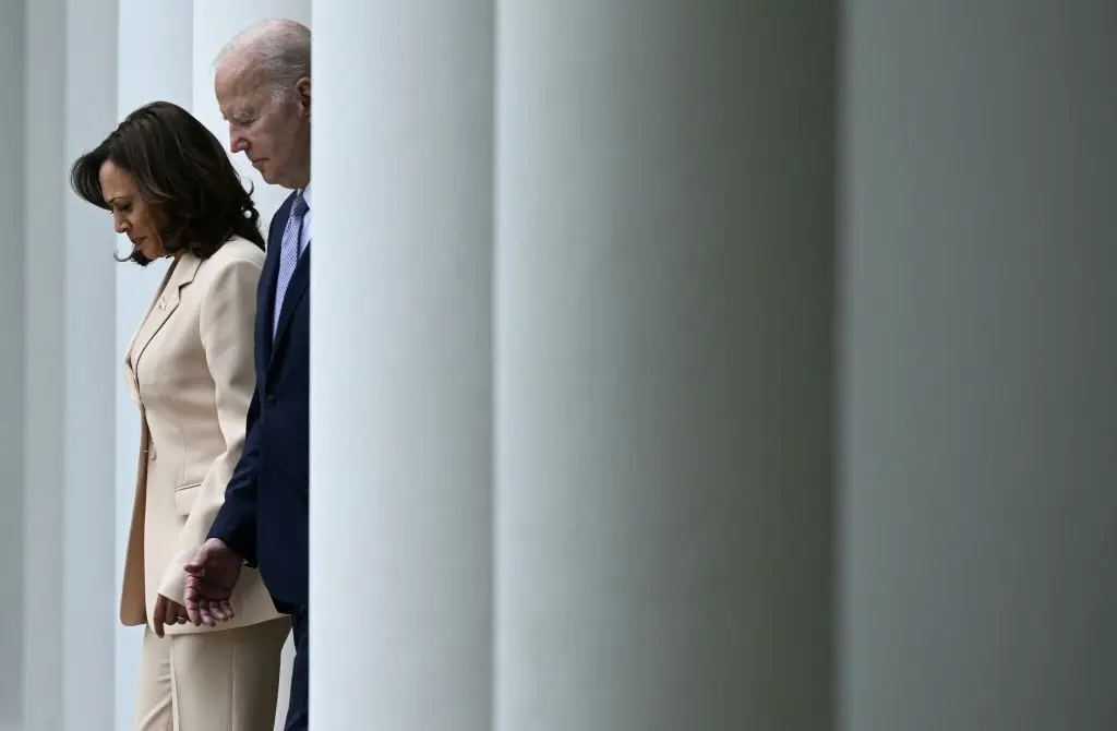 Kamala Harris: os trunfos e as fragilidades da sucessora natural de Joe Biden na corrida à Casa Branca