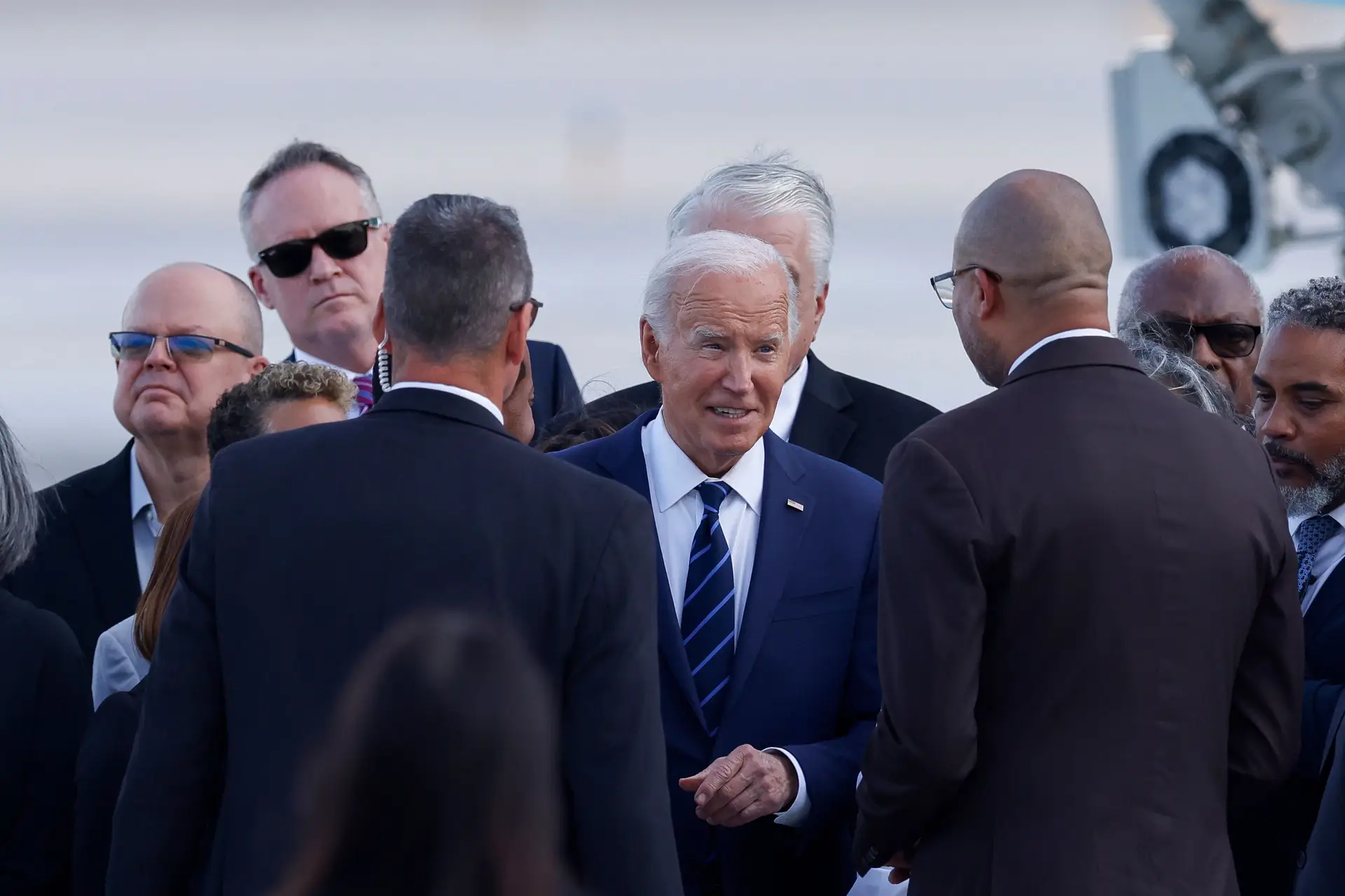 Biden diz que errou ao falar em “colocar Trump no alvo”, mas culpa-o por atentado