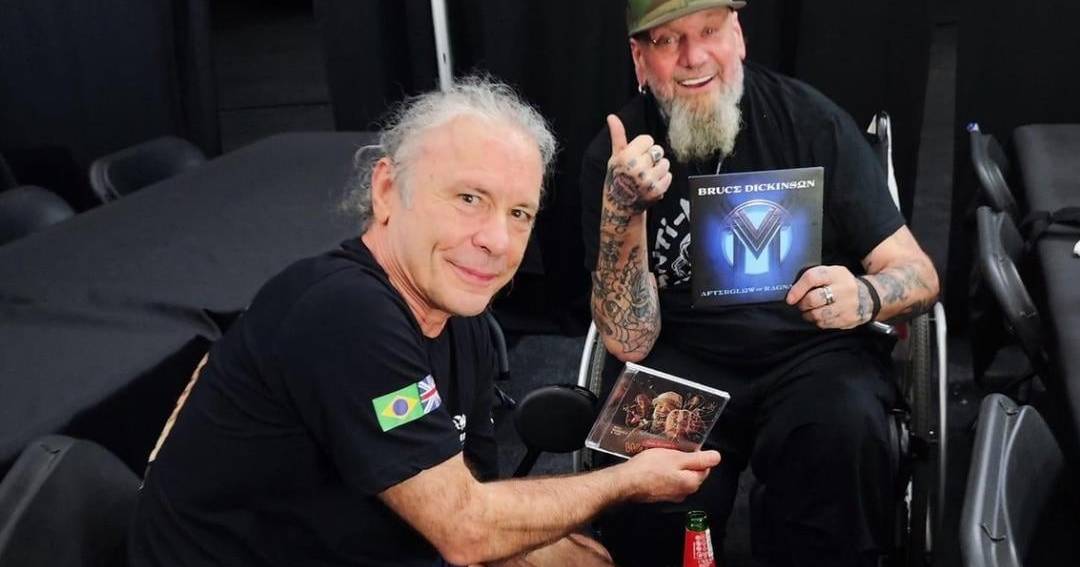 Bruce Dickinson conheceu finalmente Paul Di’Anno, o vocalista que substituiu nos Iron Maiden há 43 anos
