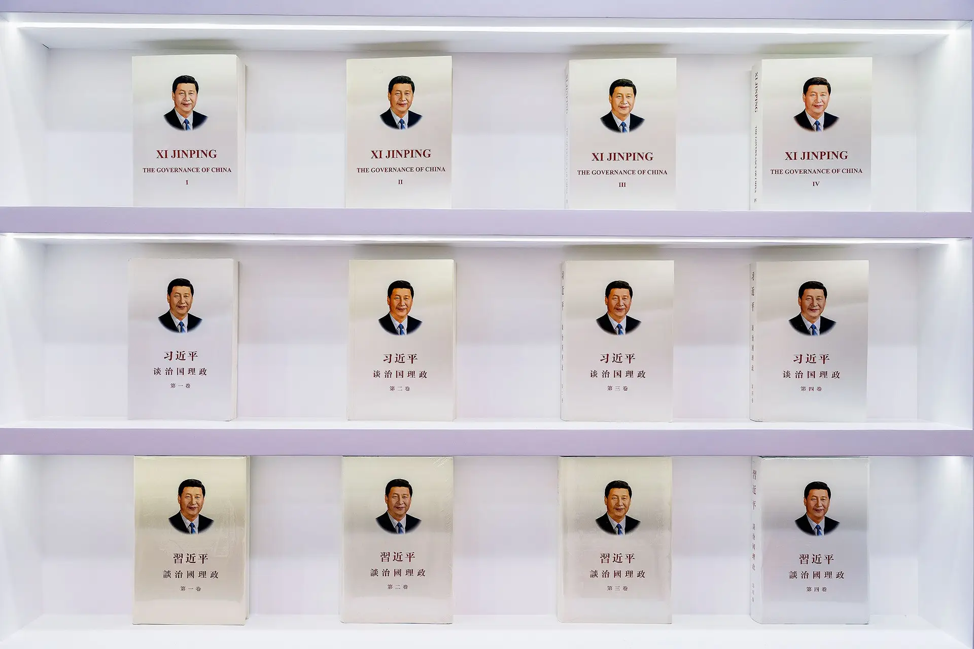 Obras de Xi Jinping, o todo-poderoso Presidente da China, que cumpre um inédito terceiro mandato