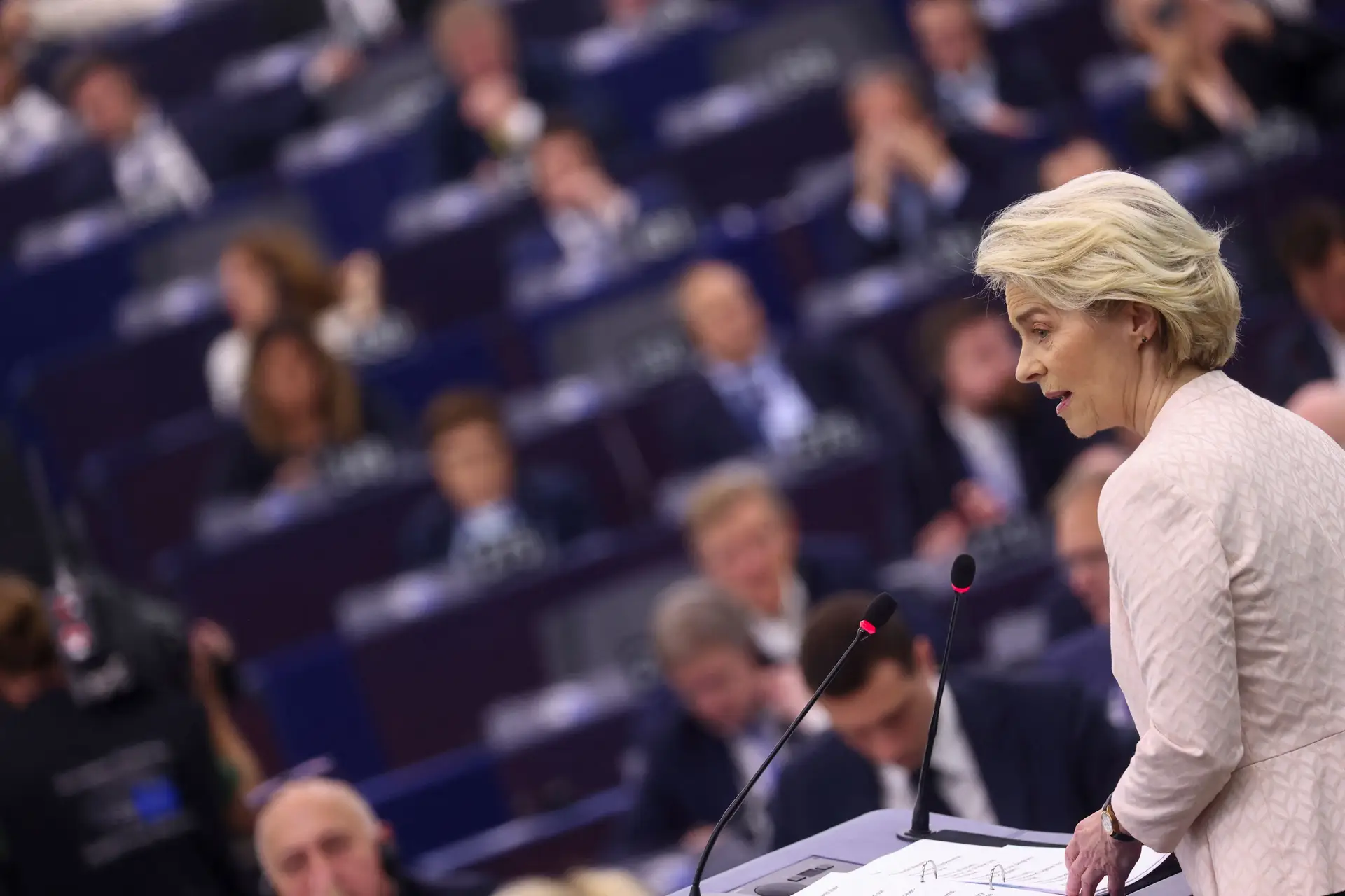 Von der Leyen ataca Orbán por visita a Moscovo, propõe comissário para a Habitação e fala em reformar os tratados
