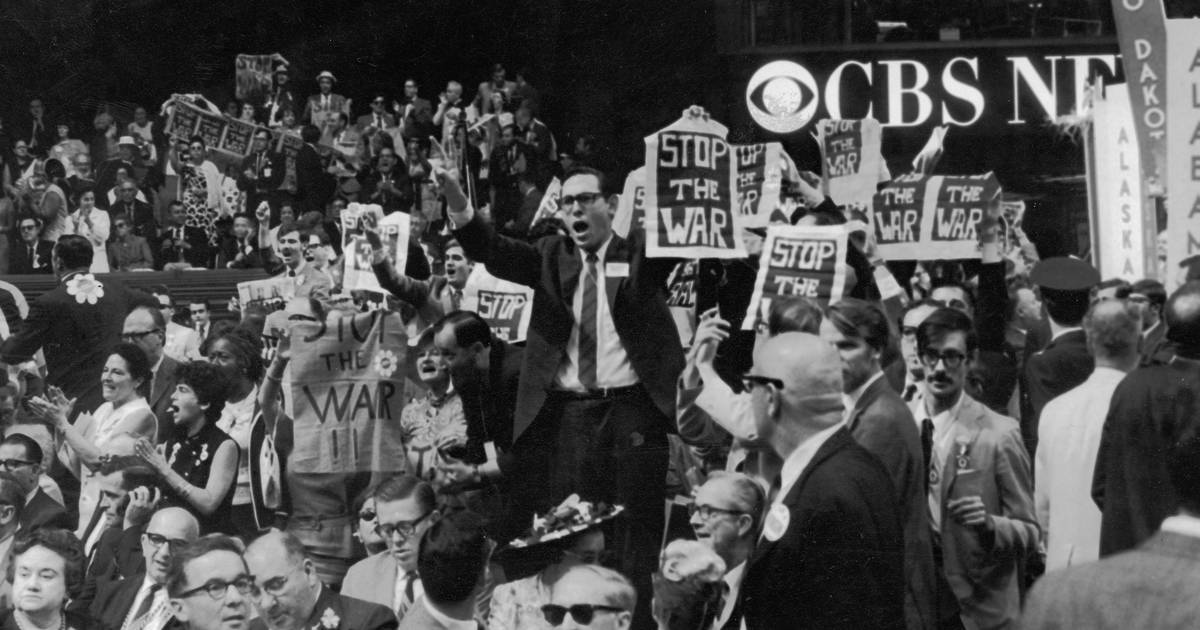 Assassínios, protestos e Vietname: em 1968, o Presidente democrata desistiu da corrida e mergulhou o partido no caos. Depois, veio Nixon