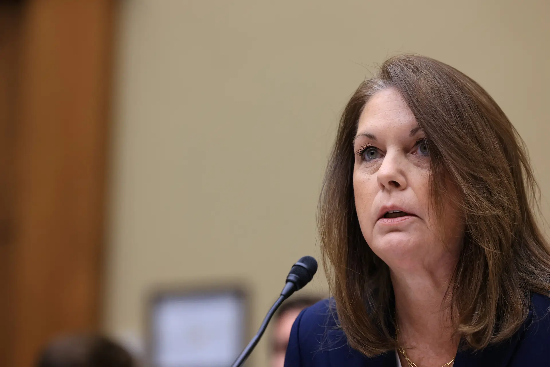 Kimberly Cheatle, diretora dos Serviços Secretos dos EUA, depõe durante a audiência do Comité de Supervisão da Câmara dos Representantes sobre as falhas de segurança que permitiram uma tentativa de assassinato do candidato Donald Trump