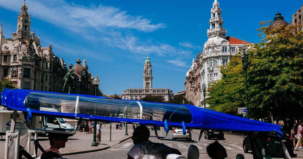Porto vai limitar 'tuk-tuks' e autocarros de excursões turísticas no centro histórico