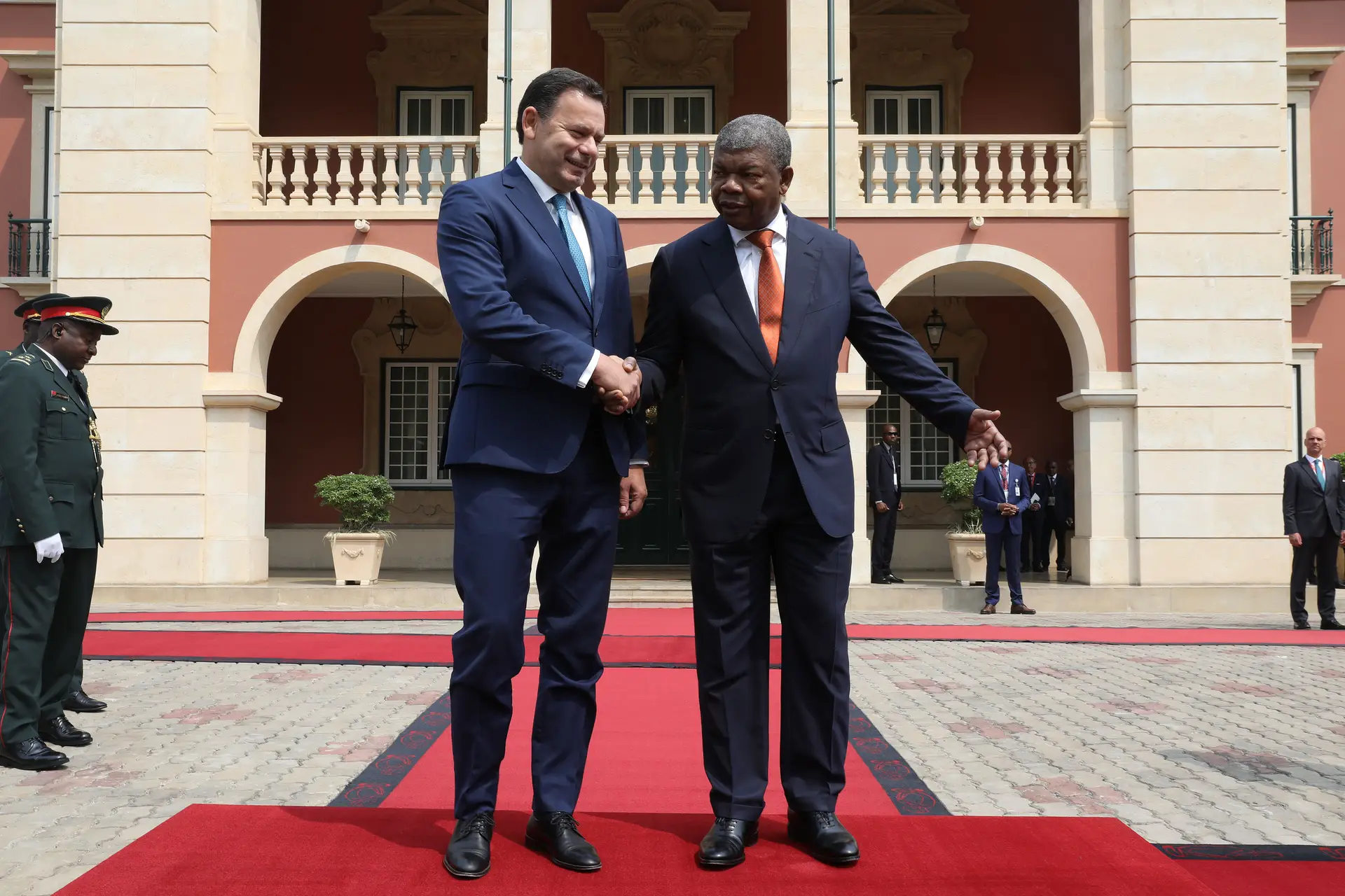 Montenegro anuncia reforço da linha de crédito Portugal-Angola em mais 500 milhões de euros e garante reforço na atribuição de vistos