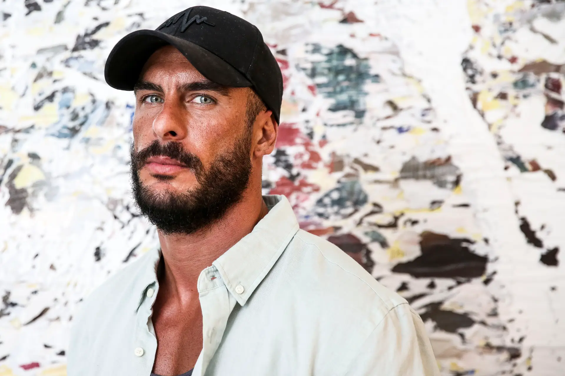 “O Nininho Vaz Maia está inocente e não é o centro da operação”: a reação do artista às buscas por droga em sua casa