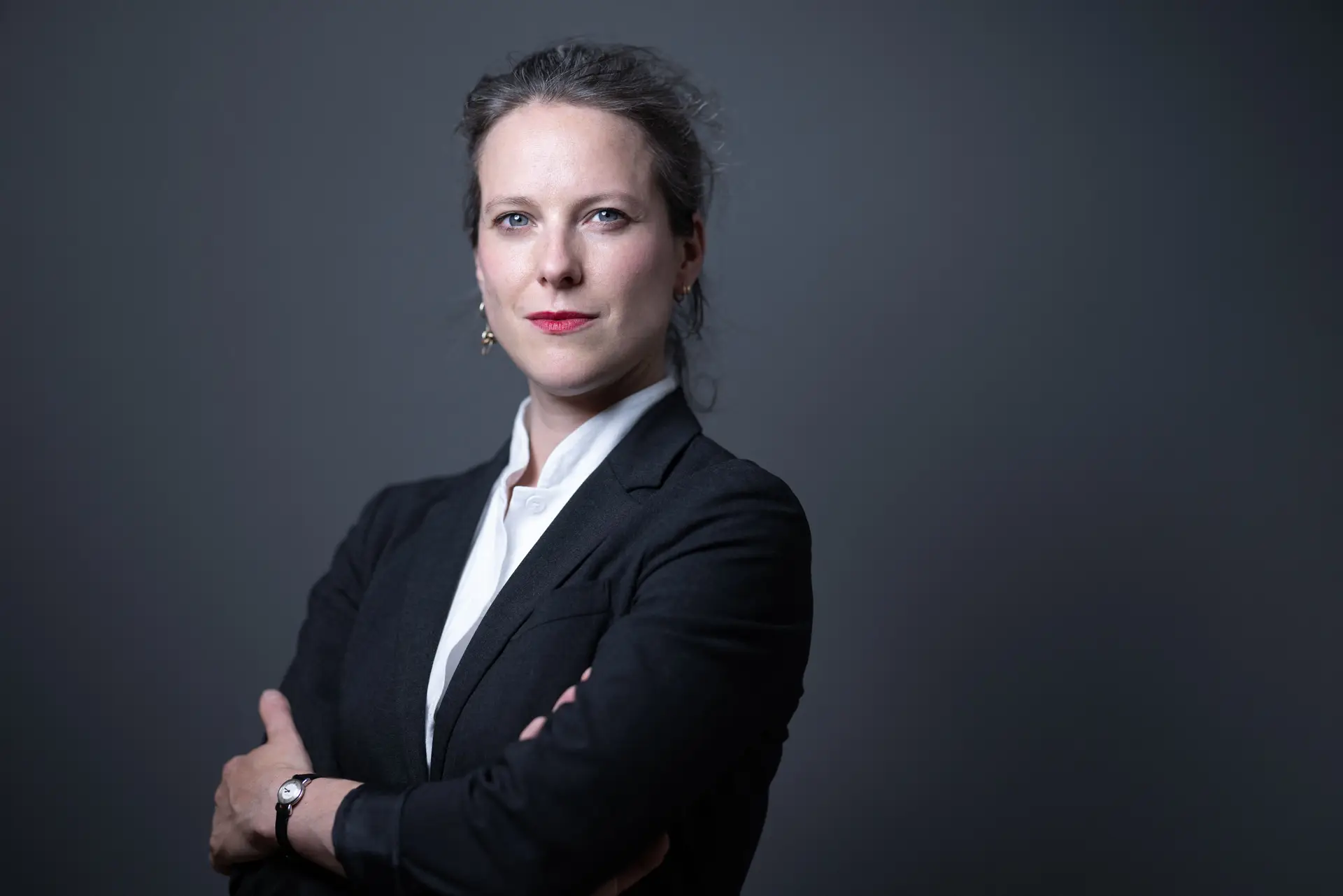 Lucie Castets é uma economista de 37 anos, apontada como possível primeira-ministra de França