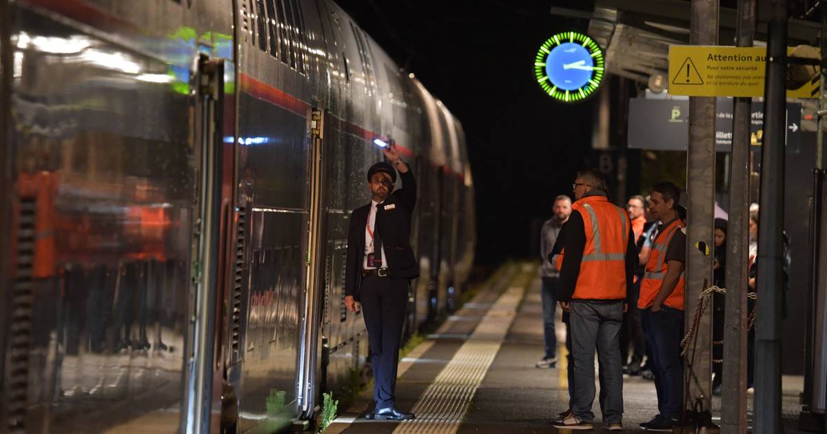 Linhas ferroviárias do TGV em França são alvo de sabotagem a poucas horas da abertura dos Jogos Olímpicos