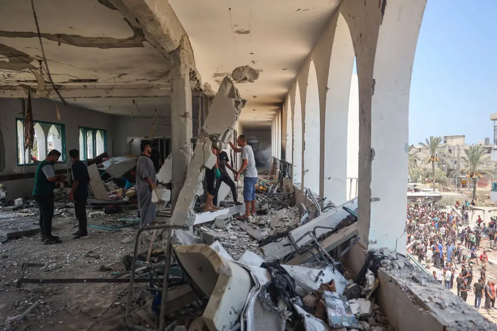 Ataque israelita a uma escola em Gaza mata pelo menos 30 pessoas
