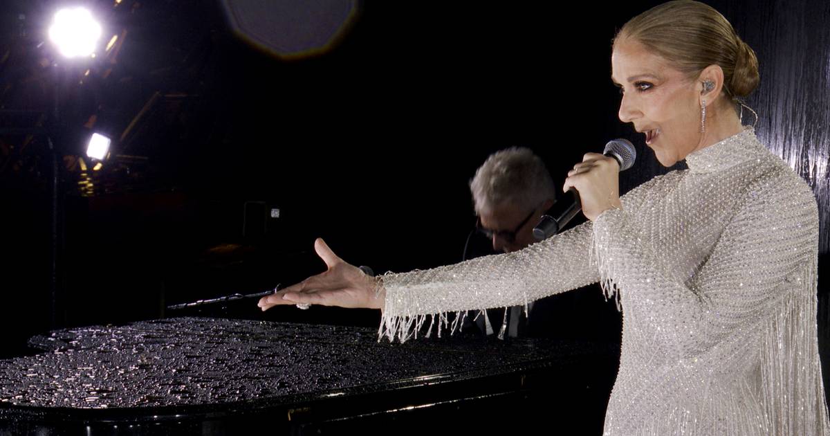 Quatro anos depois, Céline Dion voltou a cantar em público e triunfou nos Jogos Olímpicos