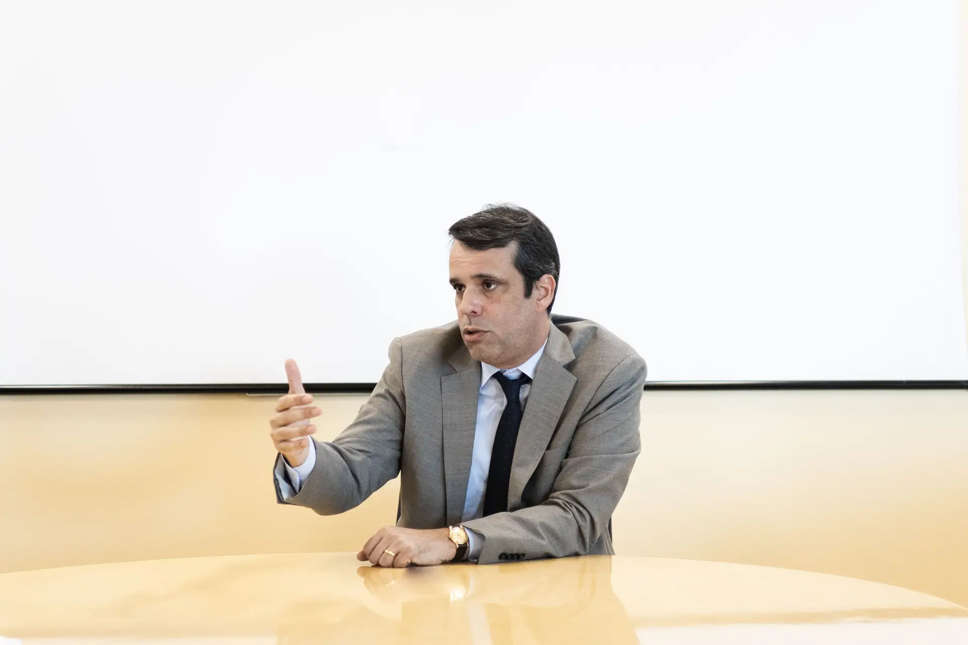 “Há uma redução virtuosa do comércio externo, com maior autonomia energética”