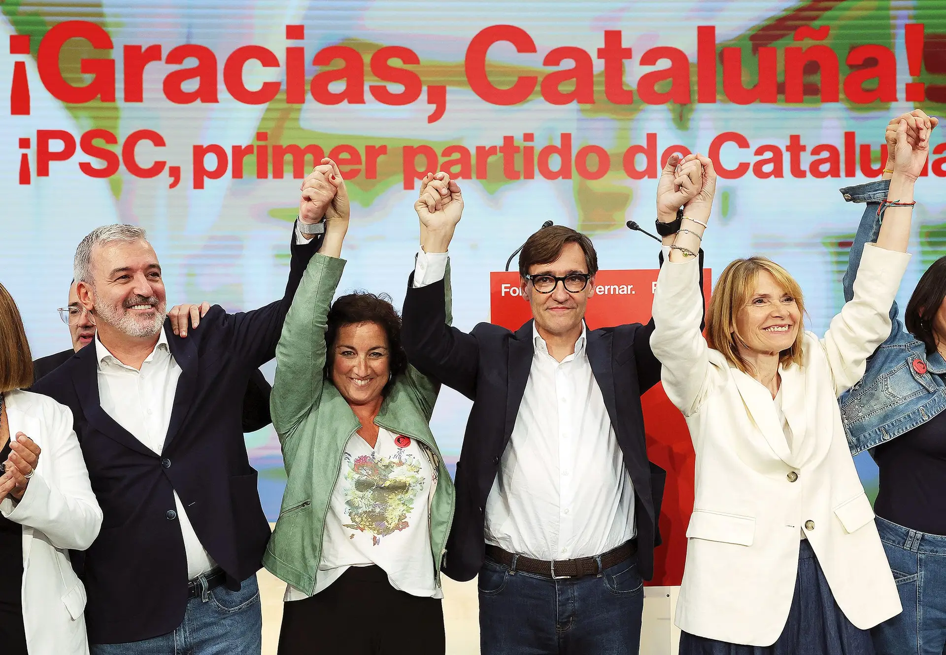 Salvador Illa (segundo a contar da direita) deve ser empossado na próxima semana como líder do governo catalão