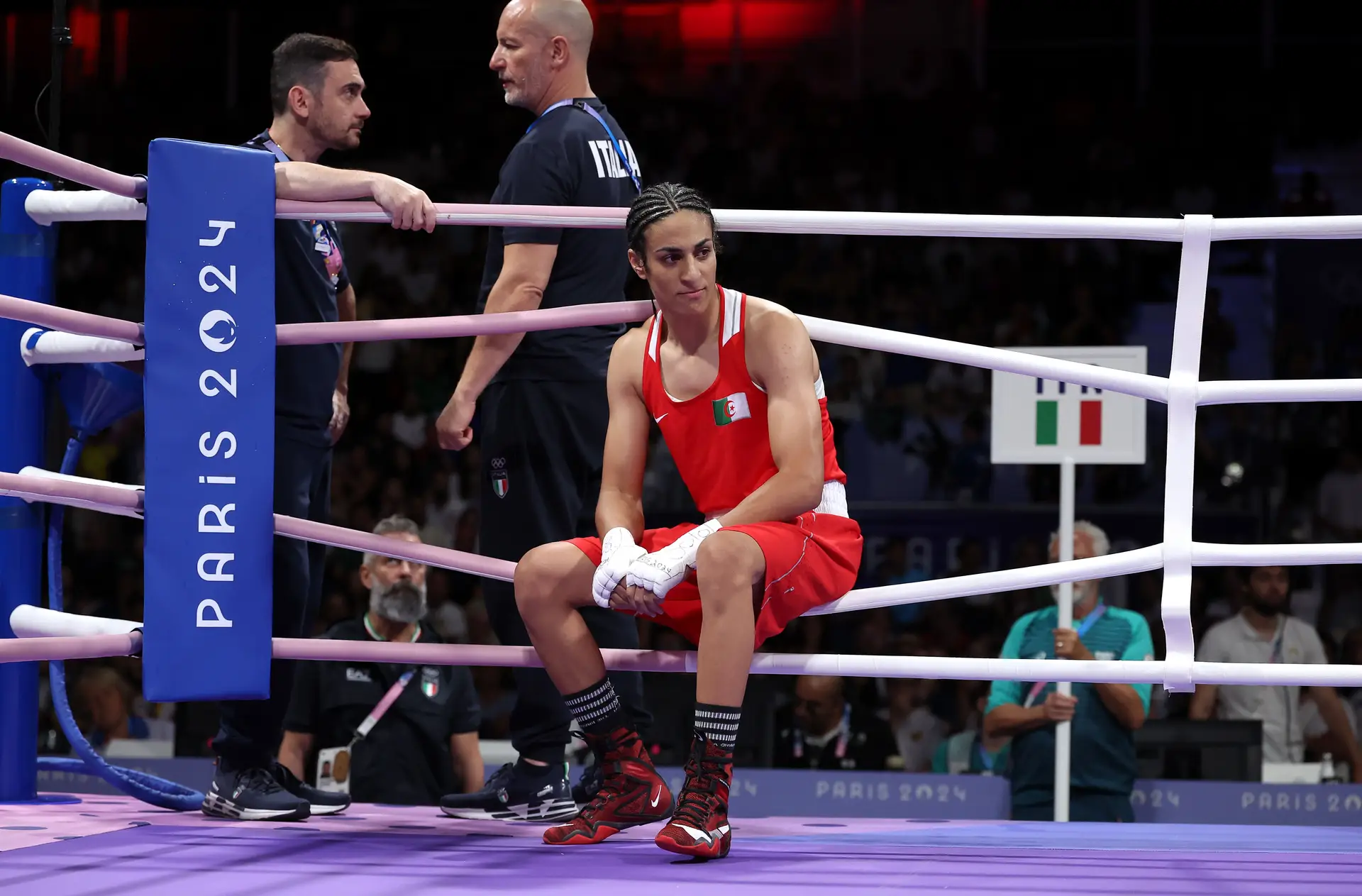 Imane Khelif derrotou Angela Carini na primeira ronda do torneio de boxe dos Jogos Olímpicos
