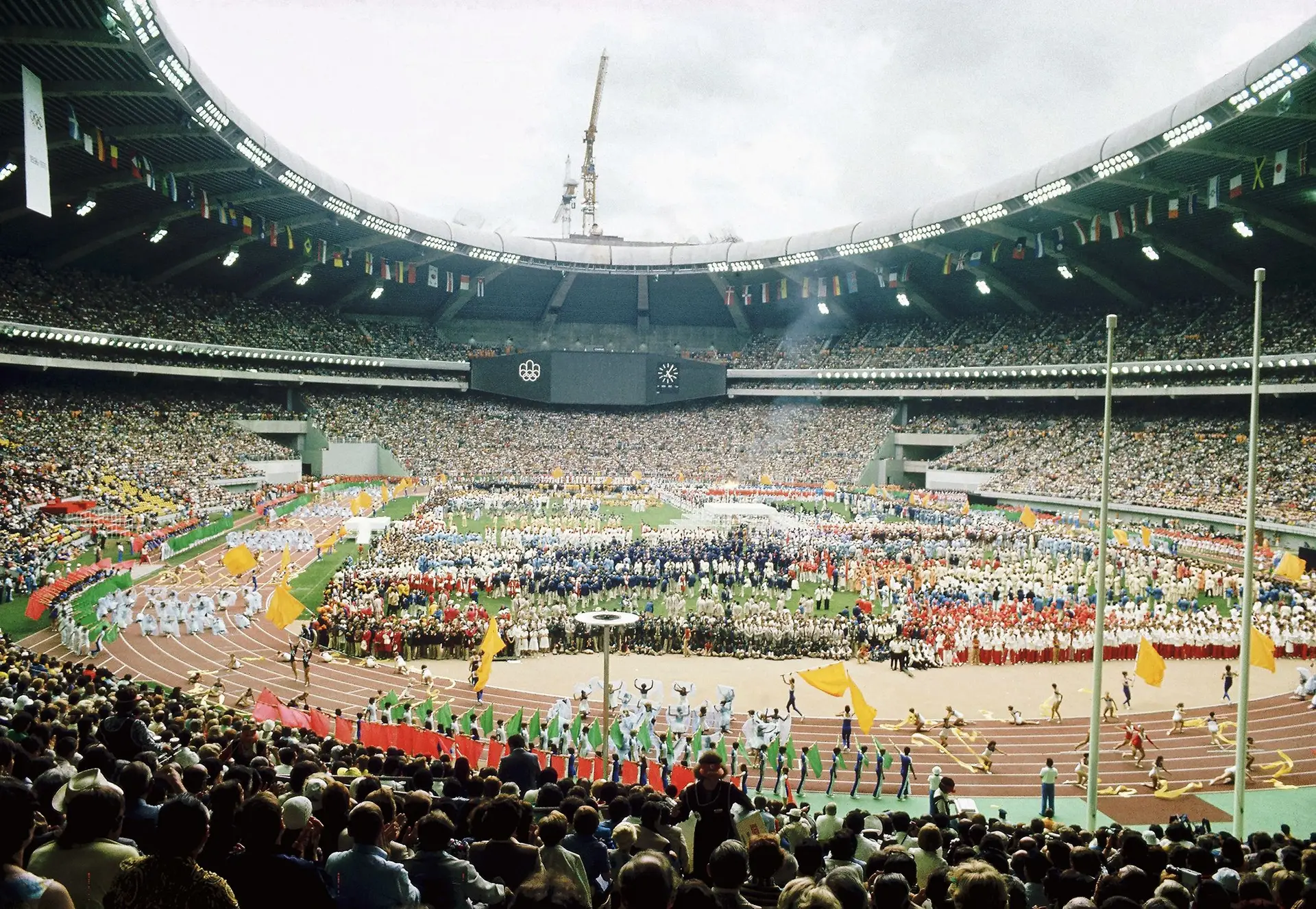 Montreal, Jogos Olímpicos de 1976 — quando comparadas com a organização canadiana, as restantes barracadas olímpicas, por maiores que tenham sido, parecem sempre diminutas e aceitáveis
