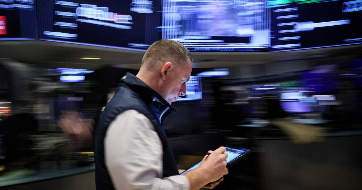 Wall Street sofre queda acentuada com medo de recessão nos EUA e subida do iene