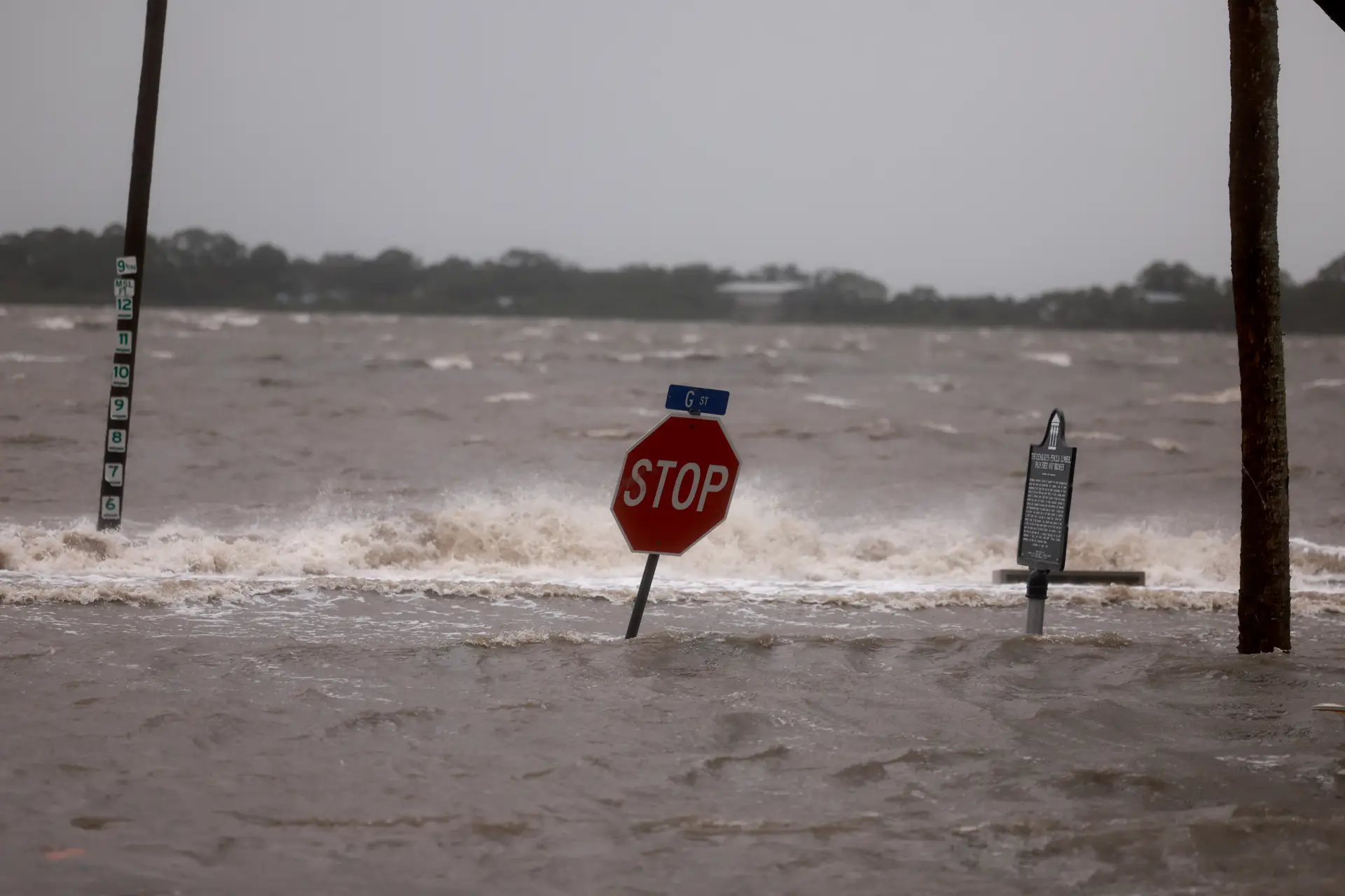 Furacão Debby causa pelo menos cinco mortos no sudeste dos Estados Unidos