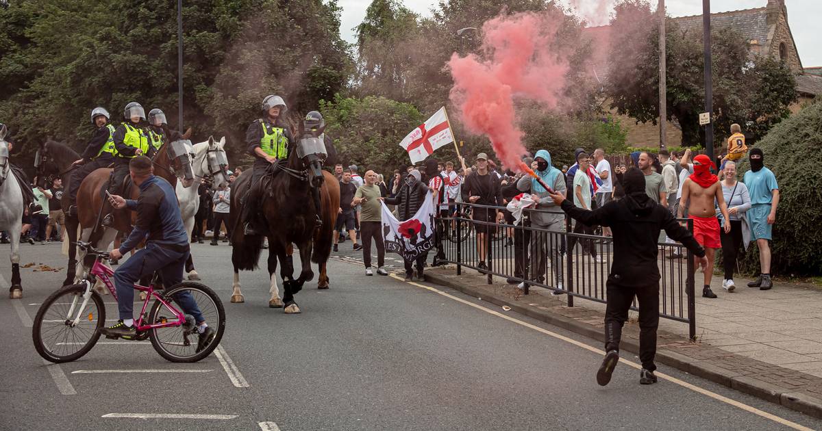 Autarca de origem portuguesa e os protestos racistas em Londres: comunidade lusa não costuma ter problemas mas está mais apreensiva