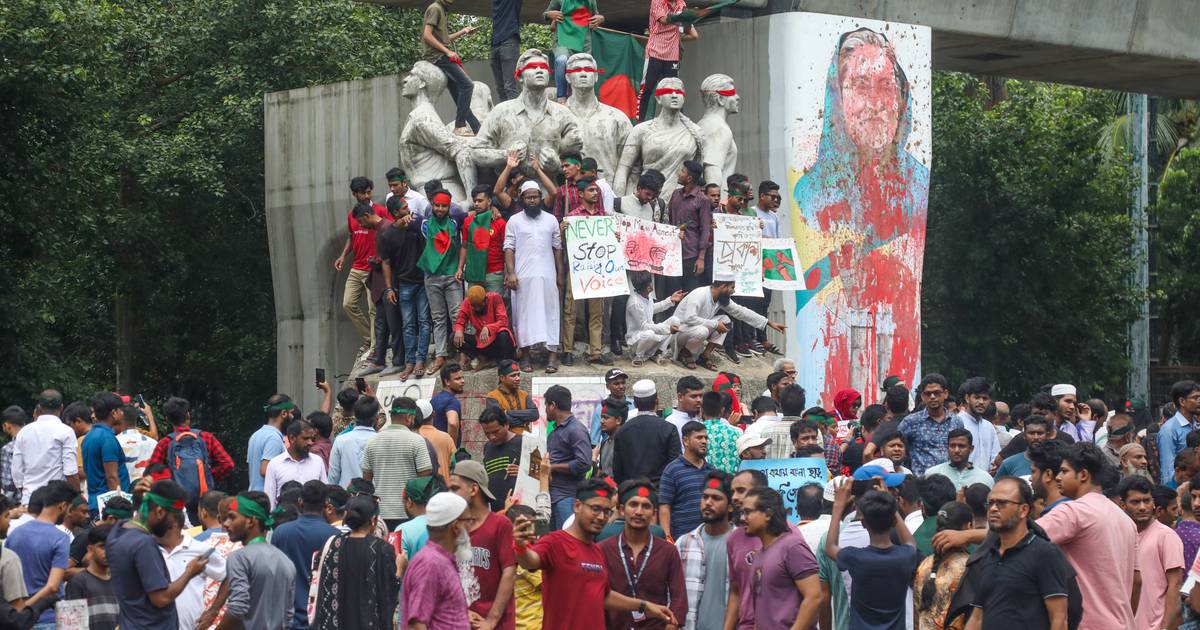 Portugueses no Bangladesh: “Agora ou daqui a dois anos, esta revolta ia acontecer