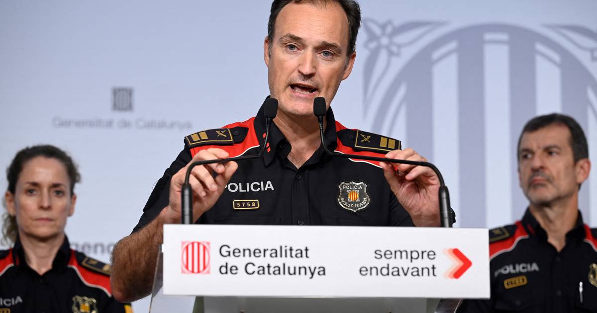 Polícia catalã desculpa-se dizendo que não podia deter Puigdemont sem gerar “desordem pública”