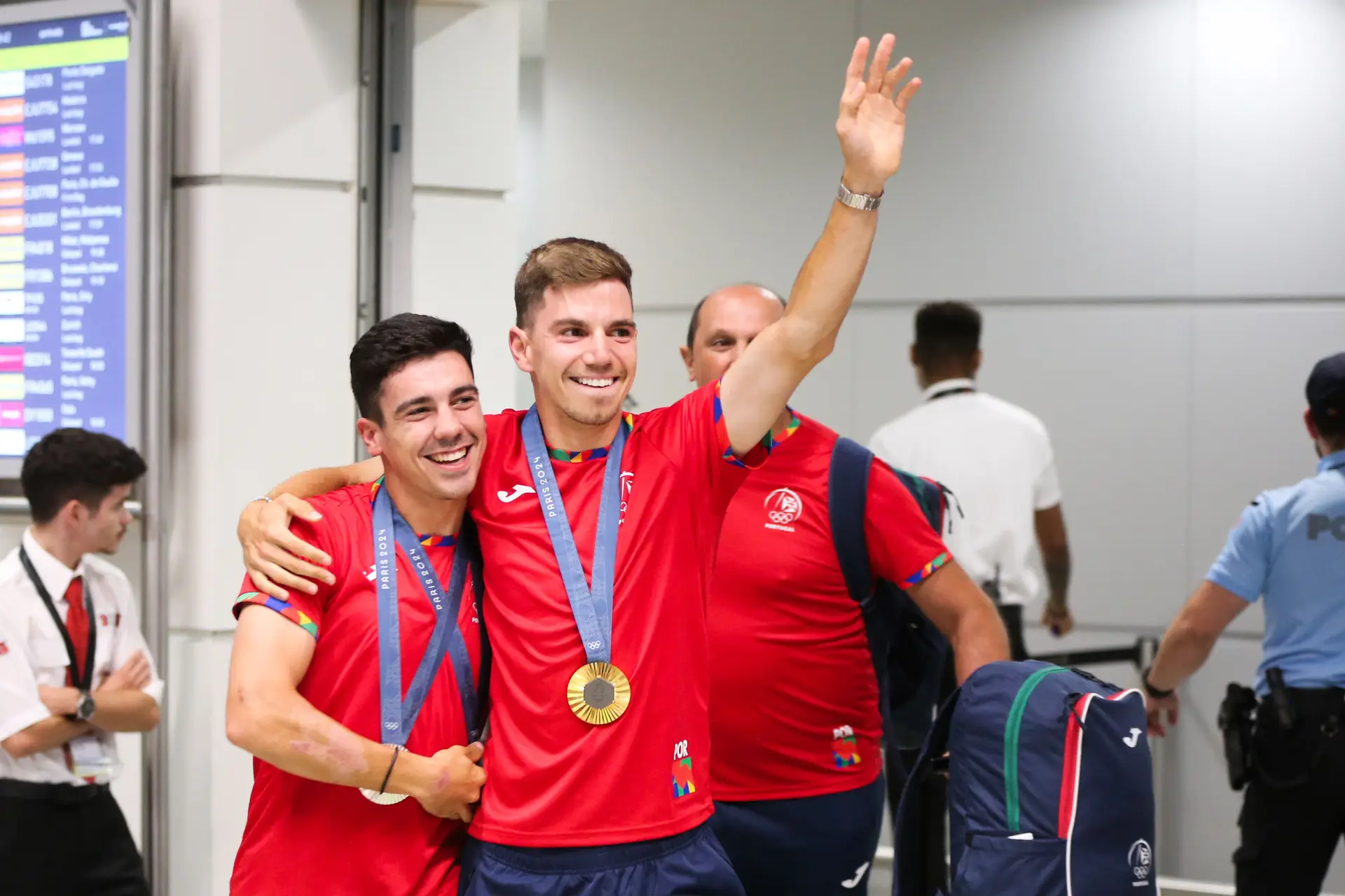 “Não podíamos pedir momento mais bonito”: campeões olímpicos “sem palavras” para uma receção “inacreditável” no Porto [com fotogaleria]