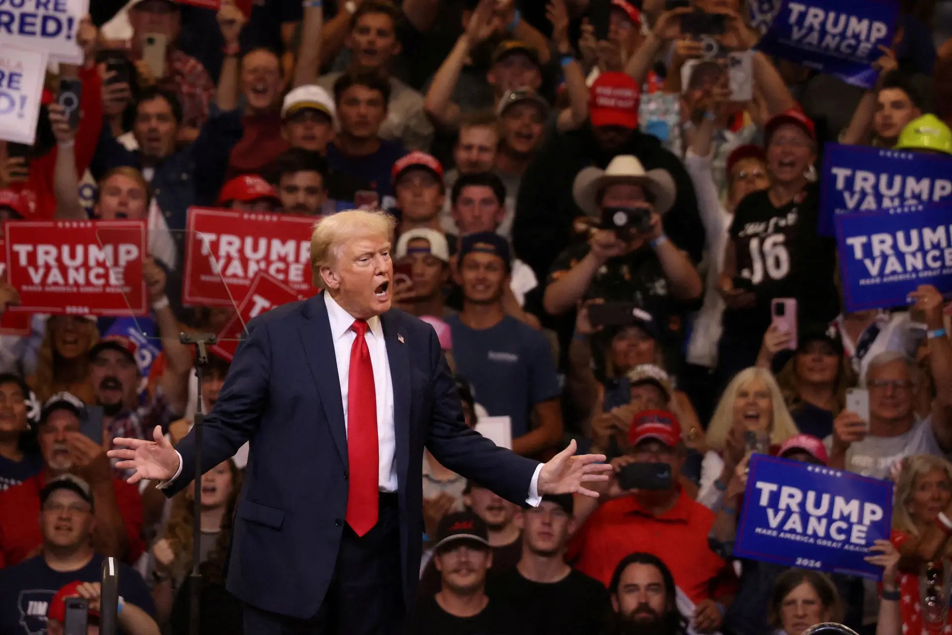 Trump critica Harris e Biden no aniversário da retirada dos EUA do Afeganistão