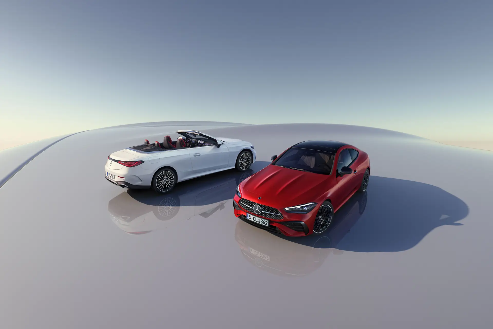 O verão é para andar de carro a céu aberto e a Mercedes tem uma nova proposta. Aliás, são duas: em modo cabrio e, mais resguardada, coupé